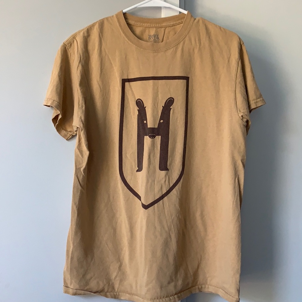 Harry potter unisex size medium tan short sleeve shirt